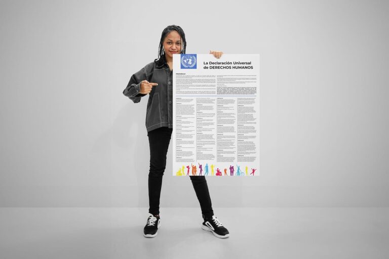 MPDL_mujer con poster
